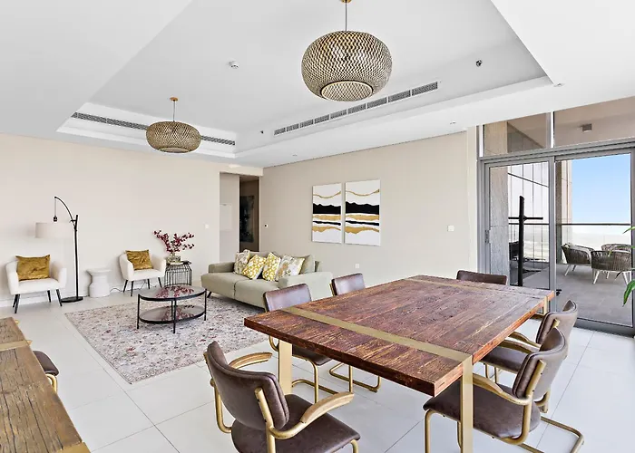 Luxurious 2Bdr & Guests Room-Mada Residences