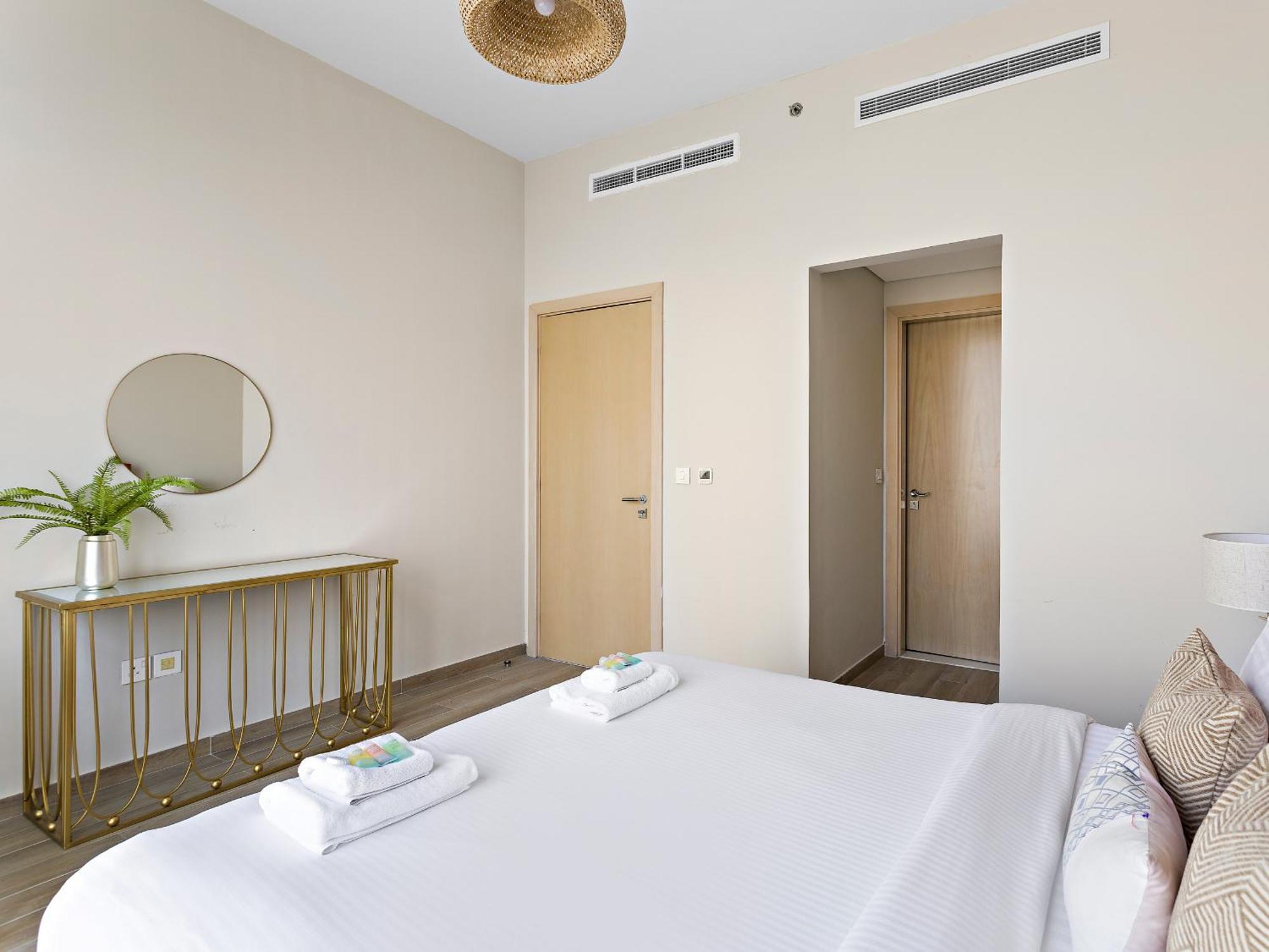 Luxurious 2bdr & Guests Room-mada Residences Apartment